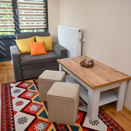 The White Horse Apartment *