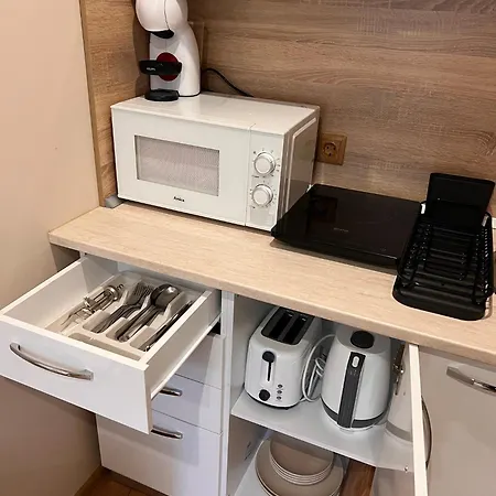 The White Horse Apartment