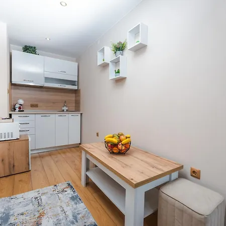 The White Horse Apartment *